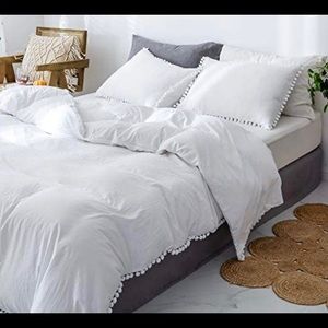 Queen Pom Pom Duvet Set w/ Pillowcases. Still in Package - Never Been Used.